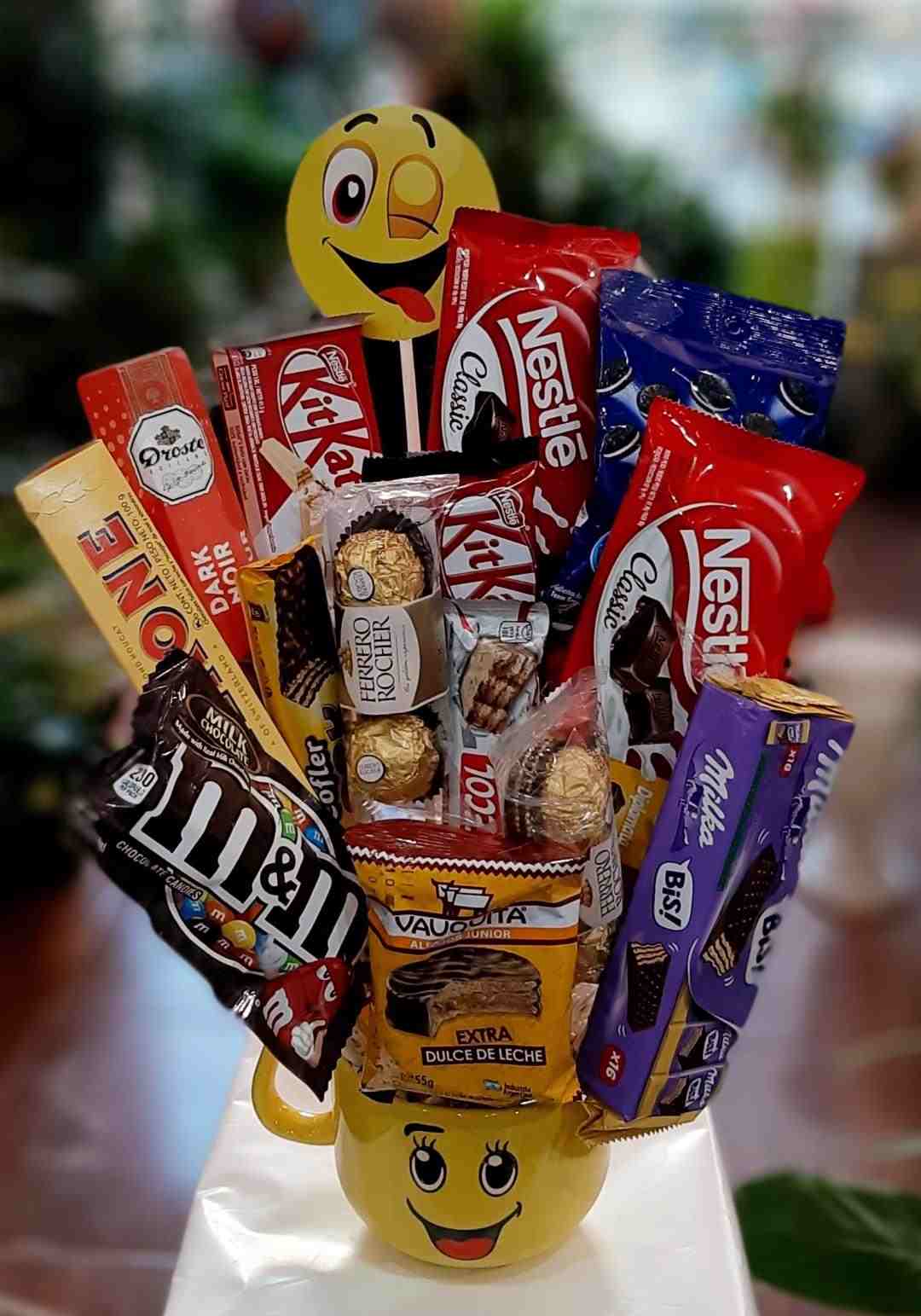 Envio y venta de flores ,rosas, plantas,arreglos florales ,regalos y desayunos a domicilio con delivery gratis en la Ciudad Autonoma de Buenos Aires y con costo de env�o en localidades del Gran Buenos Aires asi como delivery de flores y plantas a trav�s de florerias asociadas en todas las provincias de la Argentina, Buenos Aires, la Pampa, Tucuman, La Rioja, R�o Negro, Entre Rios, Corrientes, Misiones, Neuquen, Chubut, Tierra del Fuego, Santa Cruz, San Luis, Mendoza, Cordoba, Jujuy, Formosa, Santiago del Estero, Salta, Chaco, Catamarca ,San Juan, y ademas realizamos el delivery de flores ,coronas,palmas , plantas y regalos a todas las ciudades de Argentina, Mar del Plata, C�rdoba, Buenos Aires, con cargo en Santa Rosa, La Plata, Bella Vista, Neuquen, Pilar, Paran�, Posadas, Resistencia, Cipolleti y mas de 300 ciudades y localidades en todo el territorio de nuestro pa�s, asi como tambien tenemos la posibilidad de enviar flores a casi todo el mundo en cuestion de horas